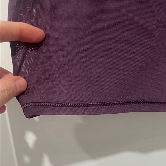lululemon athletica Deep Purple Sheer Keyhole Crop Size Small - Picture 4 of 6